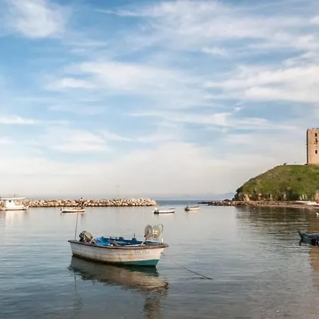 Artemis House Holiday home *